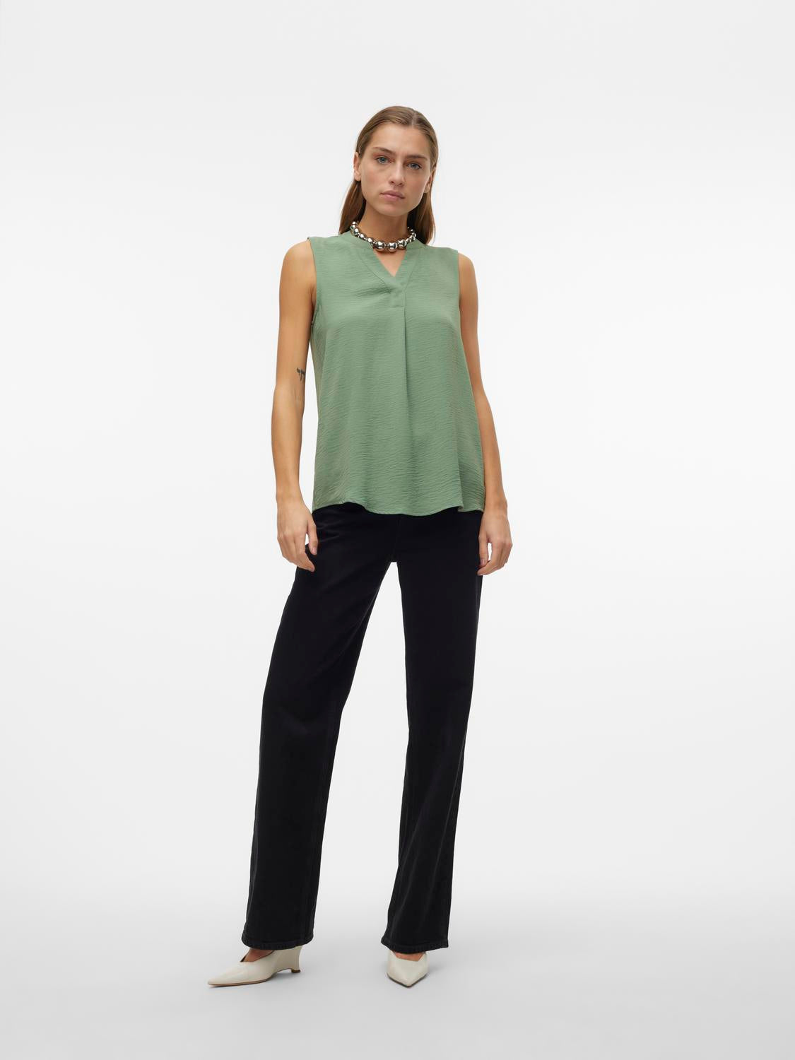 VMELVA T-Shirts & Tops - Hedge Green